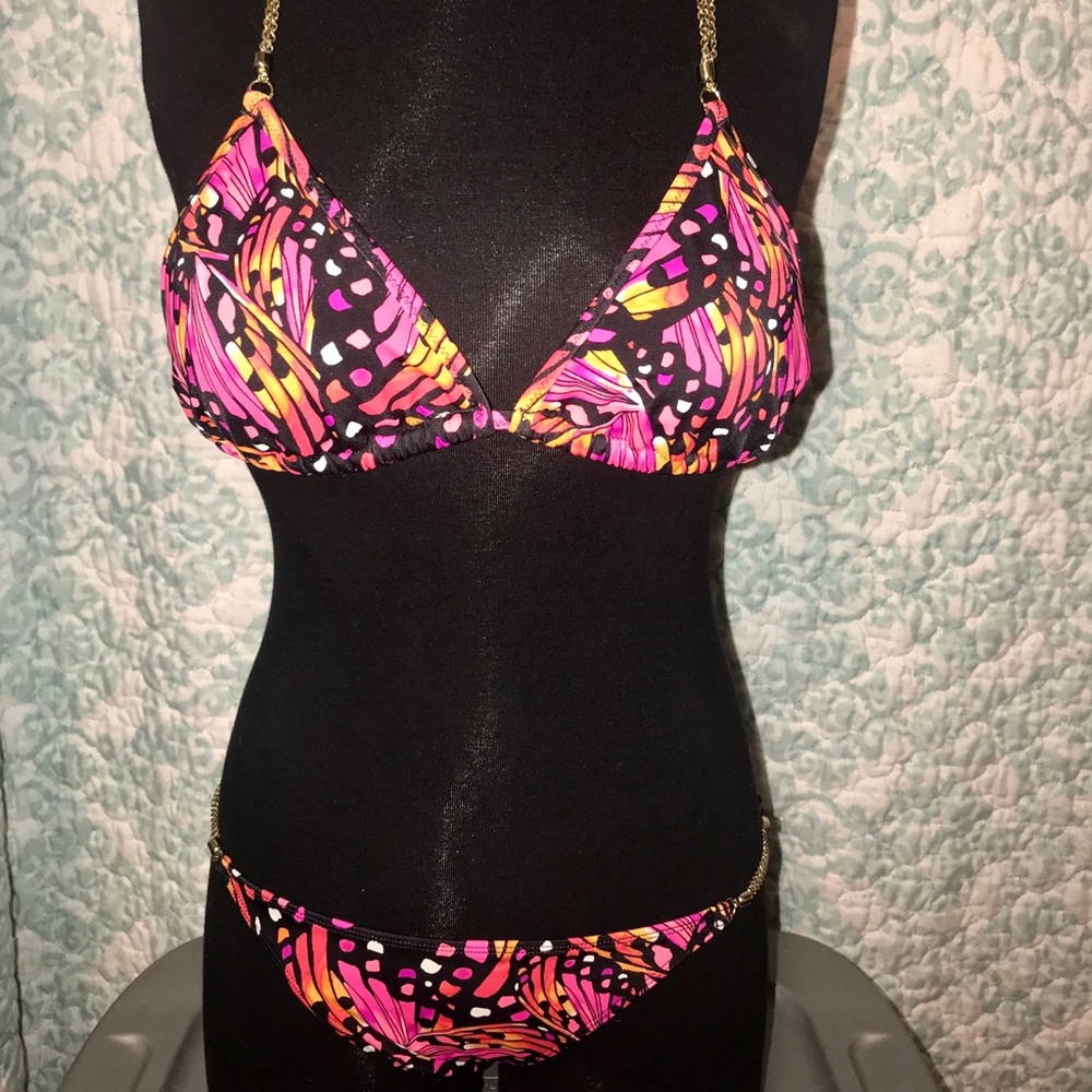 Bikini - Picture 6 of 8